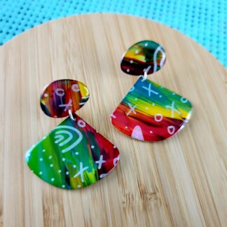 Abstract-shaped drop studs