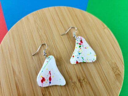 Wavy Triangular Dangles
