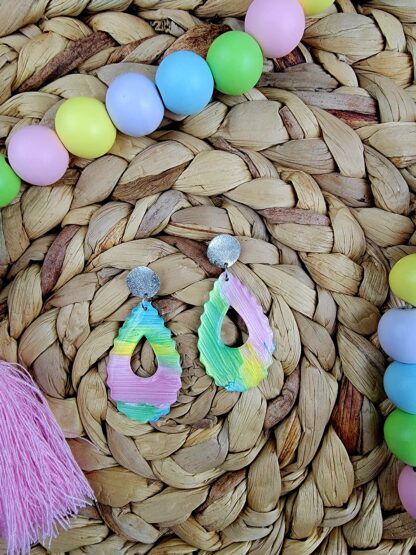 Metallic pastel teardrop cutouts - Image 2